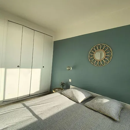 Britania - Face - Mae-0661 *